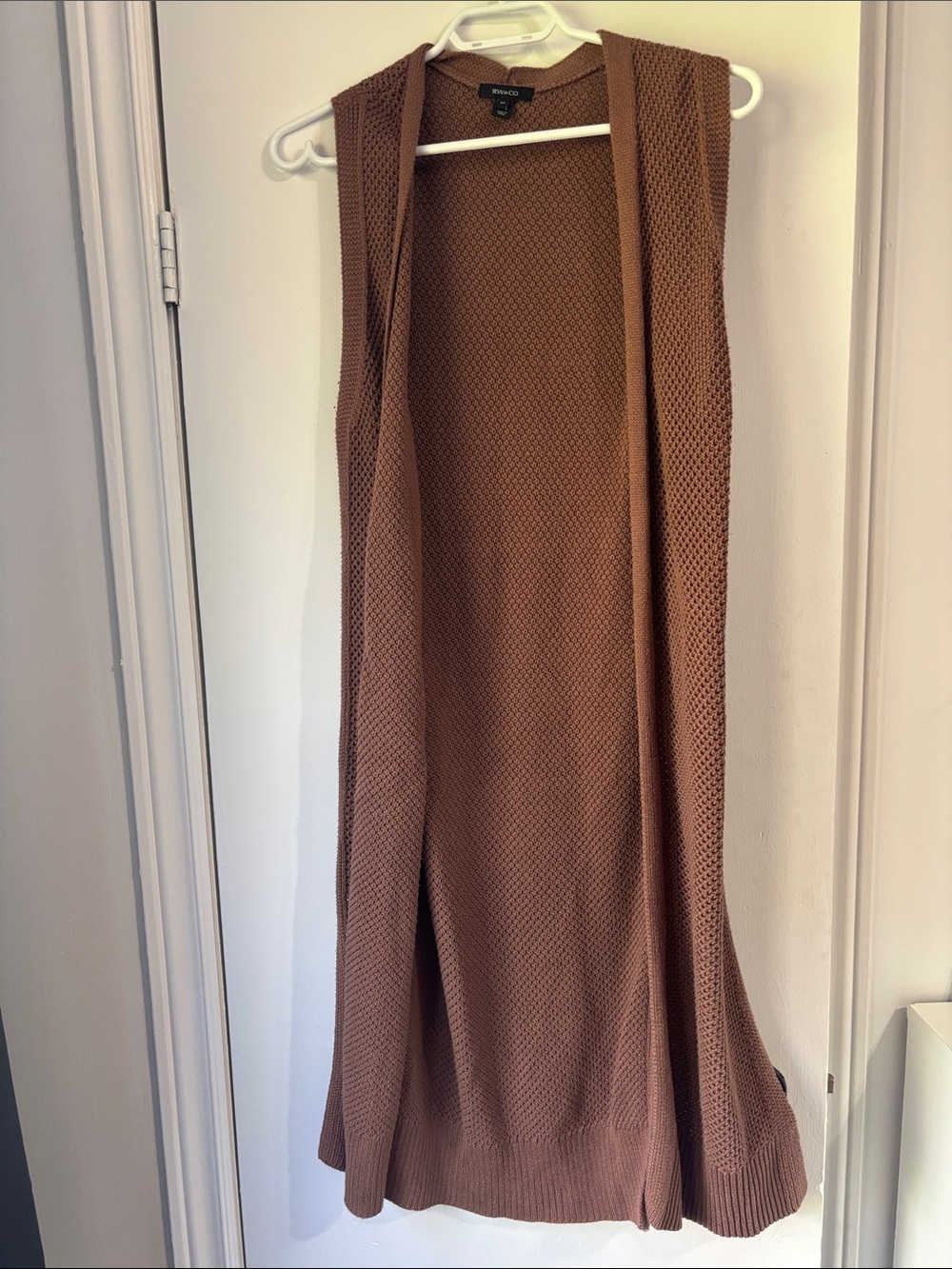 RW&CO Brown Knit Vest. Size Small.